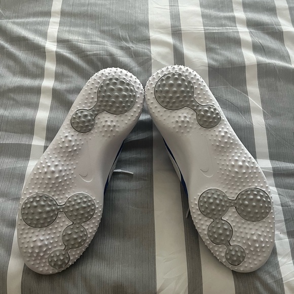 Nike Golf Sneakers. Royal blue and white. Size 8 - Picture 4 of 6